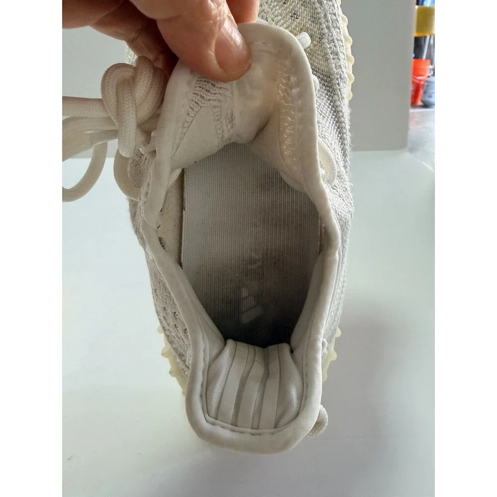 Adidas Yeezy Boost 350 V2 Light- Size 6 US (2021) GY3438